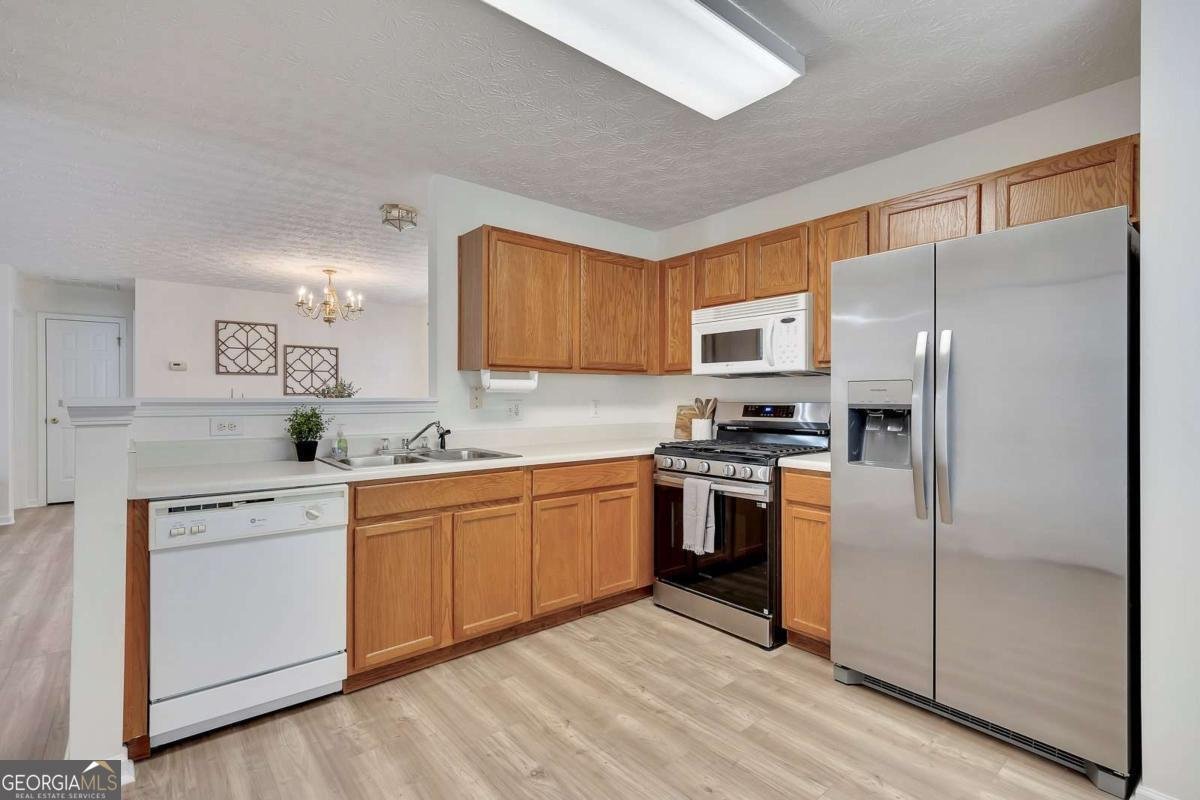 533 Oaks Drive Woodstock - Photo 8