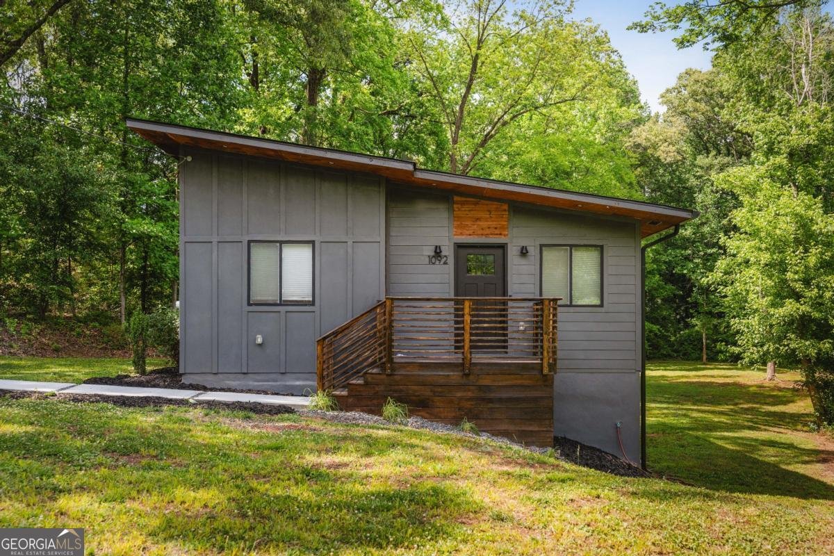 1092 Hillcrest Drive Atlanta - Photo 1