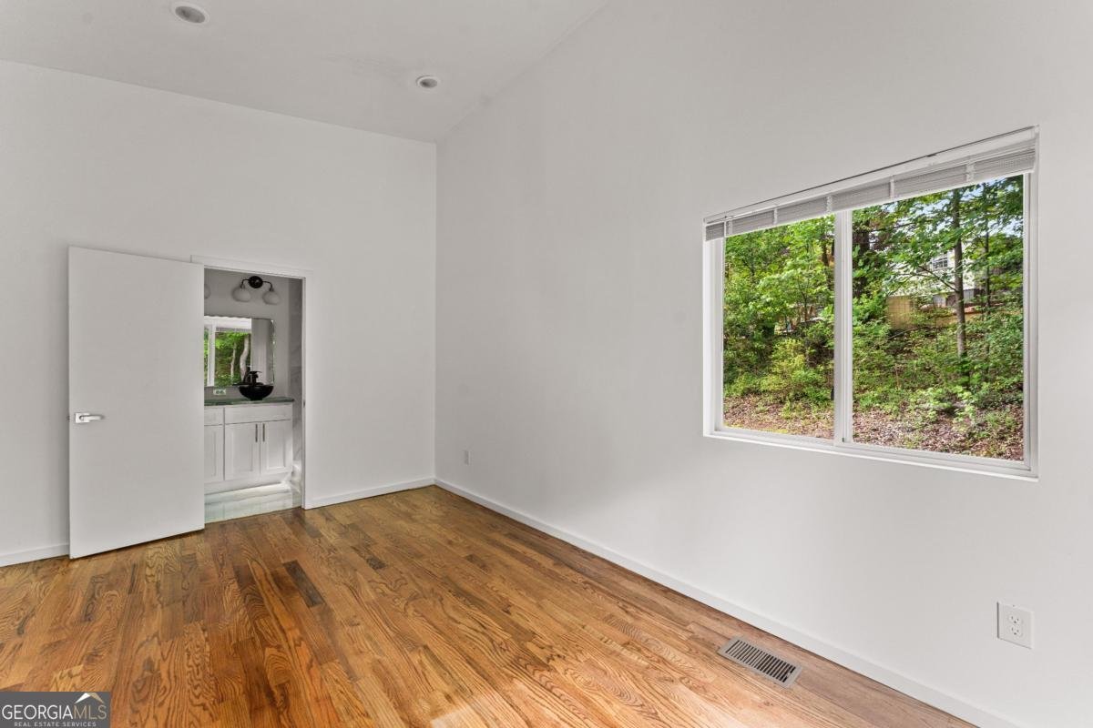 1092 Hillcrest Drive Atlanta - Photo 9