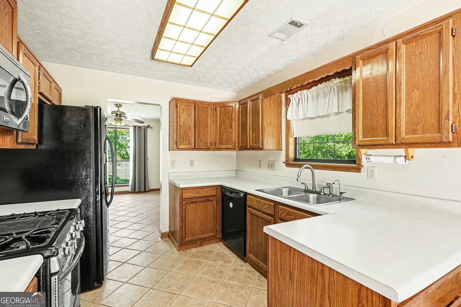 5613 YEAGER RIDGE Drive Douglasville - Photo 7