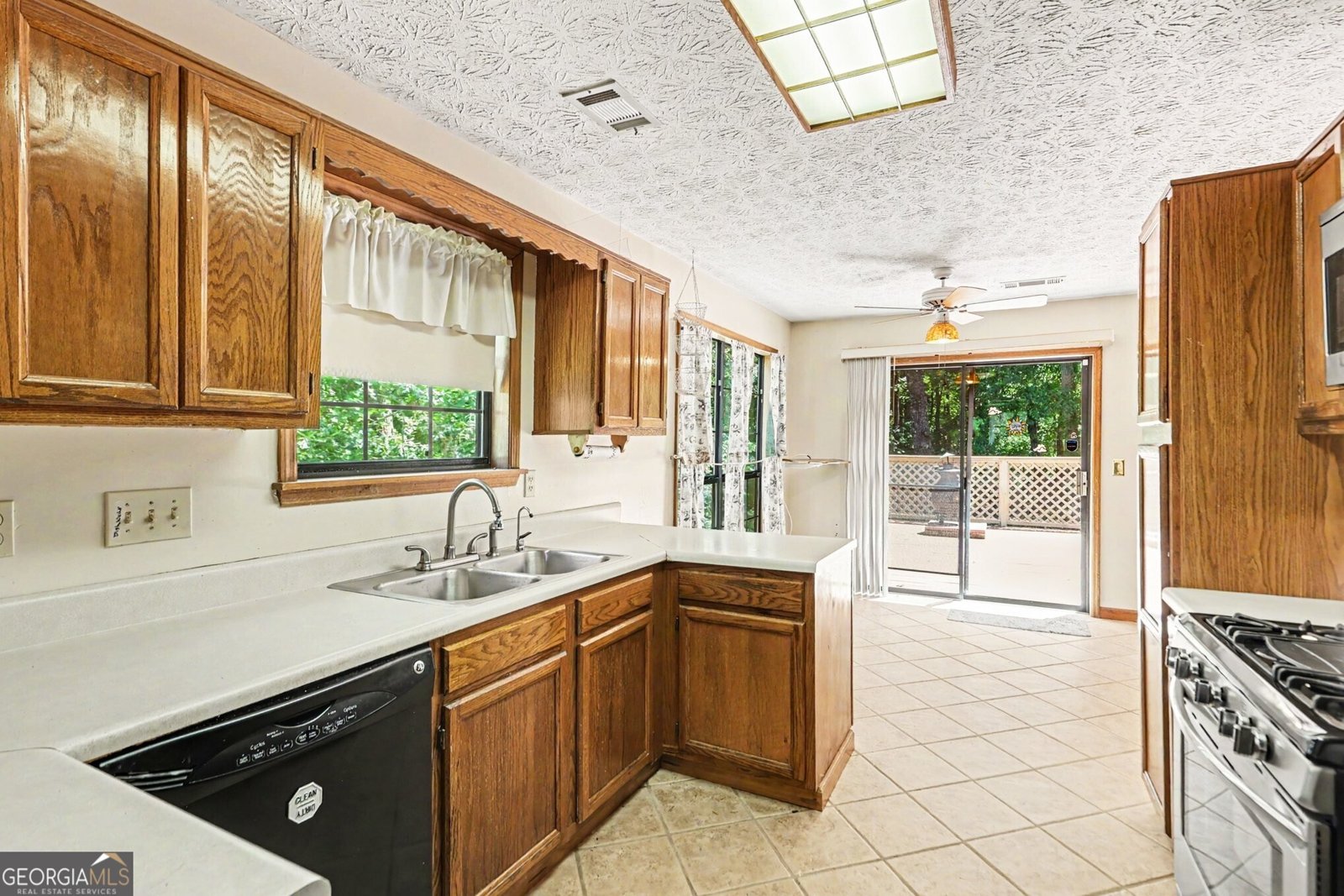 5613 YEAGER RIDGE Drive Douglasville - Photo 8