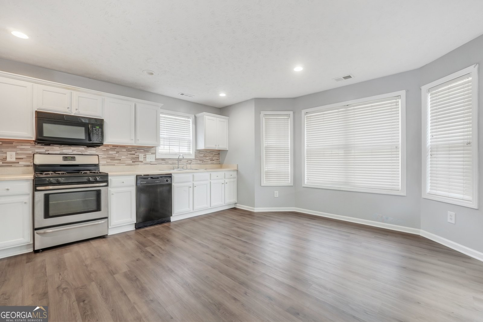 225 Lassiter Drive Covington - Photo 10