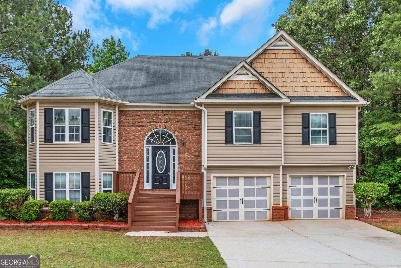175 River Crest Lane Covington - Photo 1