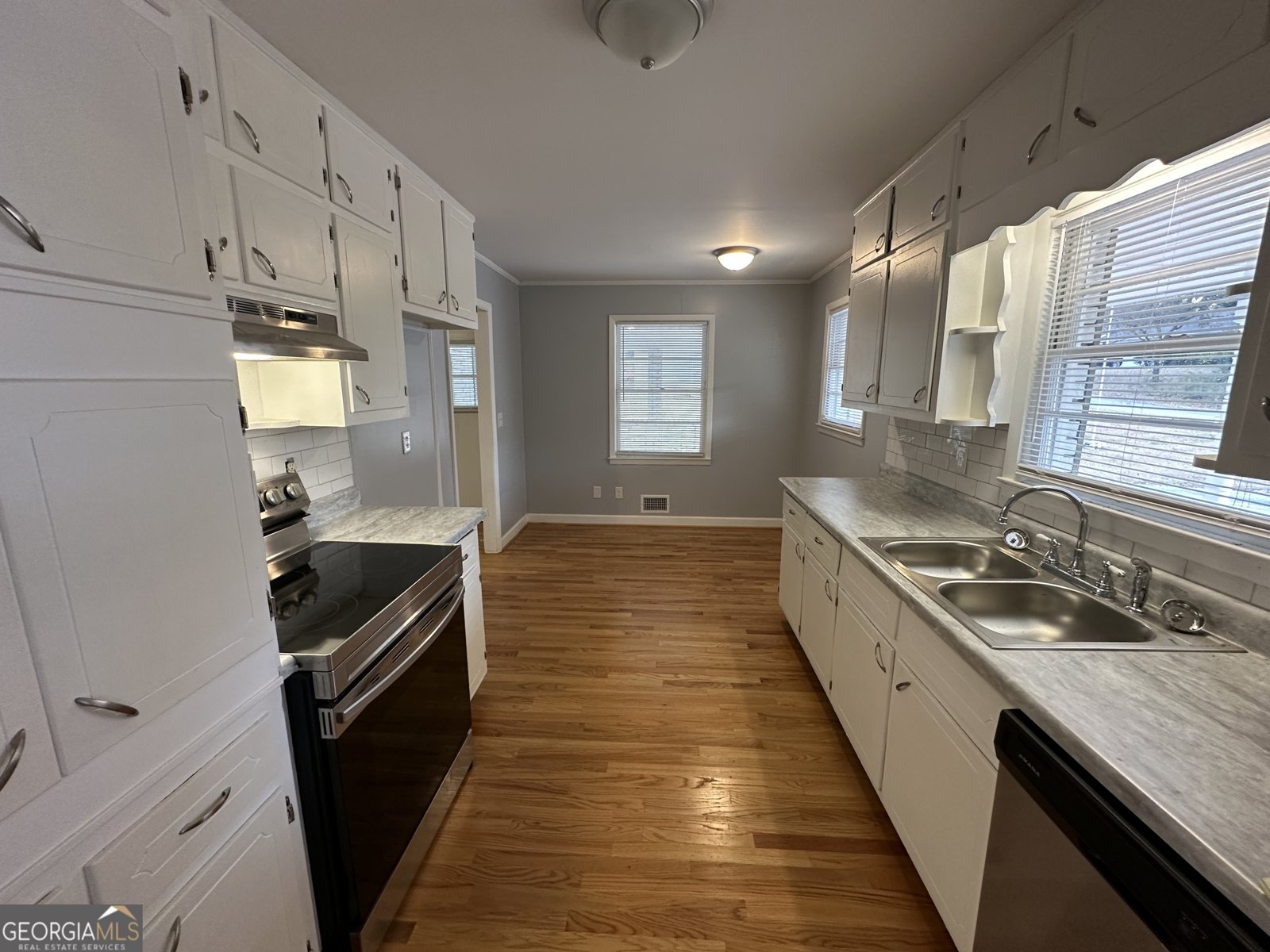 423 Center Circle Conyers - Photo 6