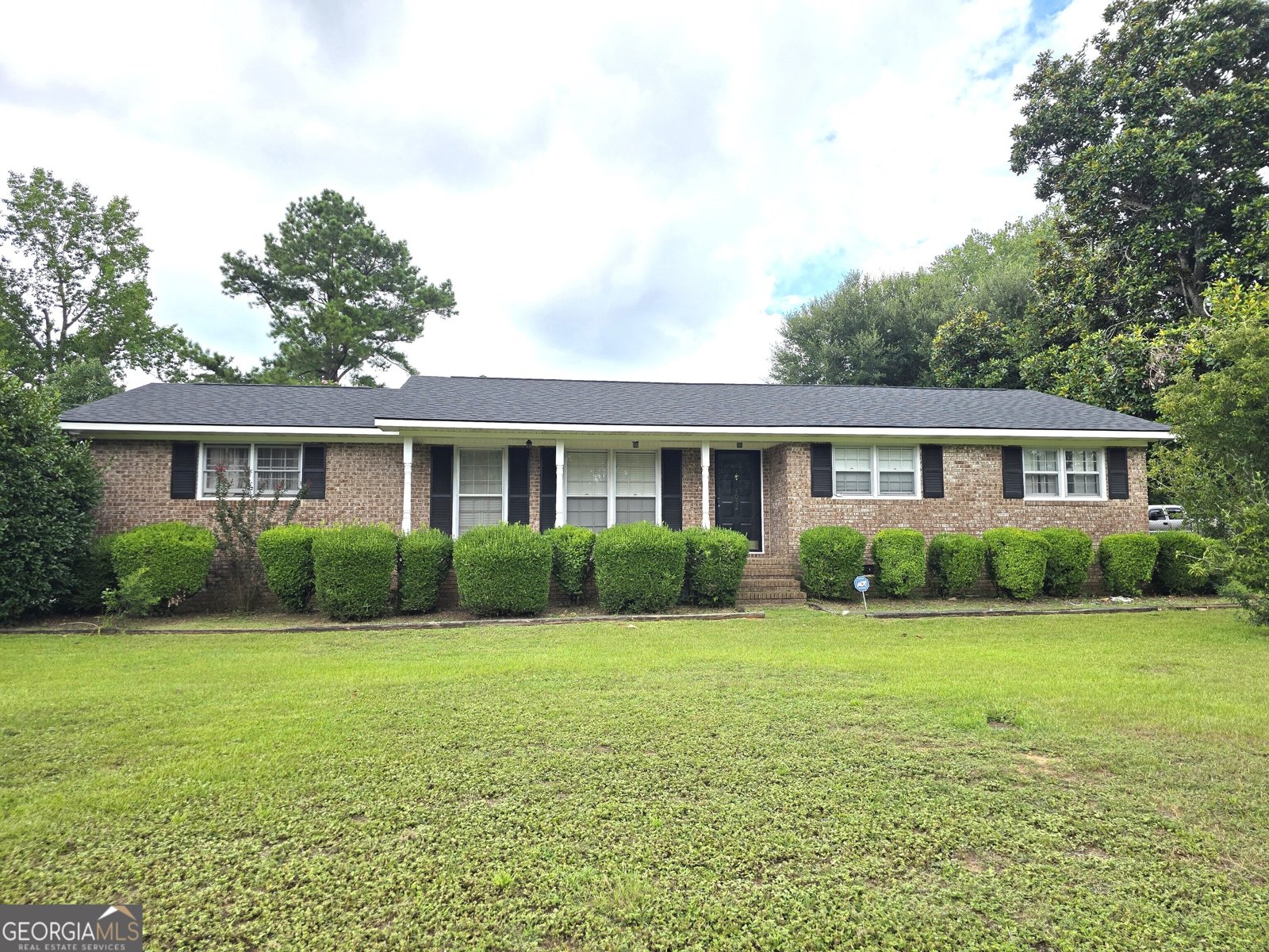 1052 Fairlane Drive Louisville - main photo