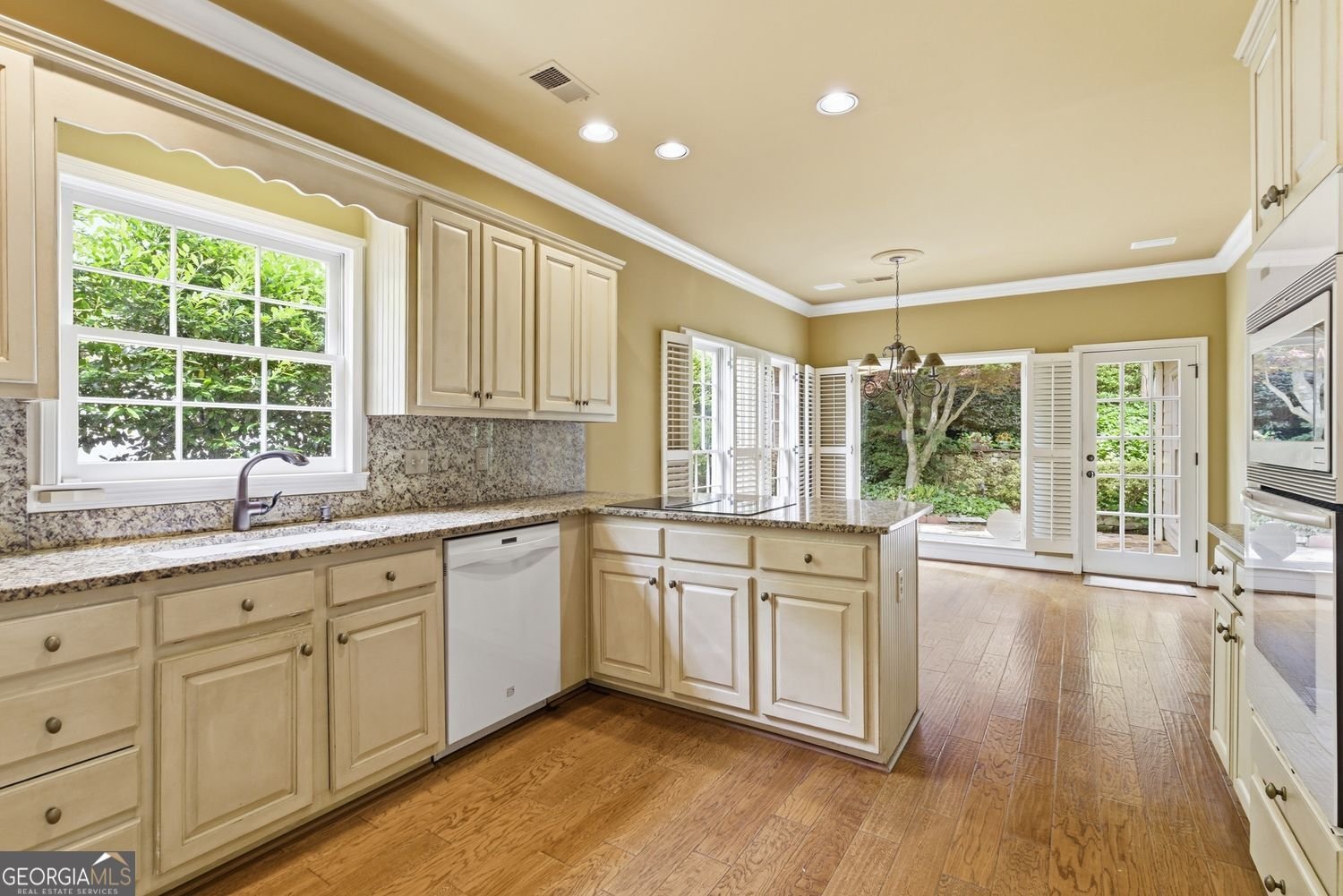 2570 Club Springs Drive Roswell - Photo 13