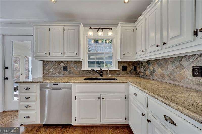 1670 Huntington Drive Marietta - Photo 10