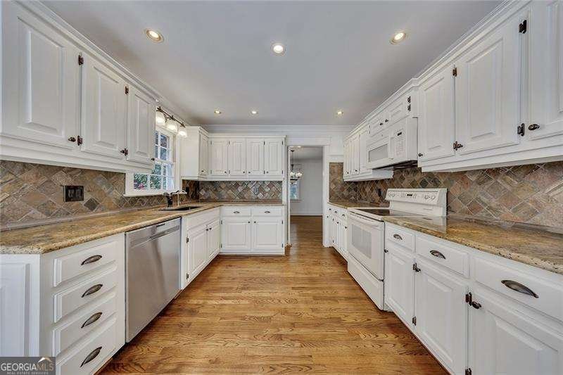 1670 Huntington Drive Marietta - Photo 9