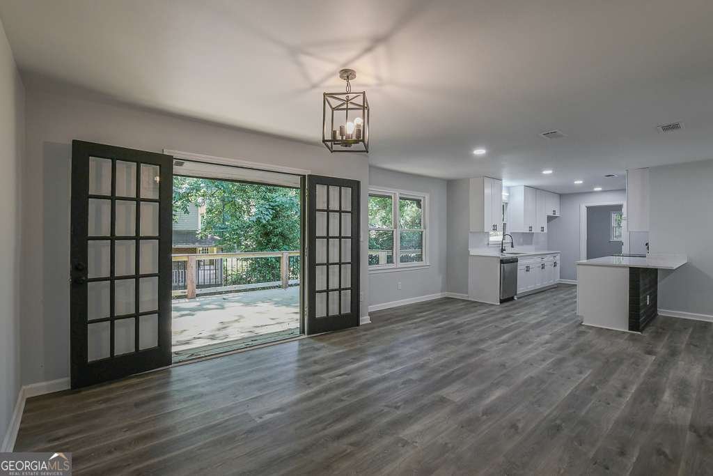 2568 Highland Drive Conyers - Photo 12