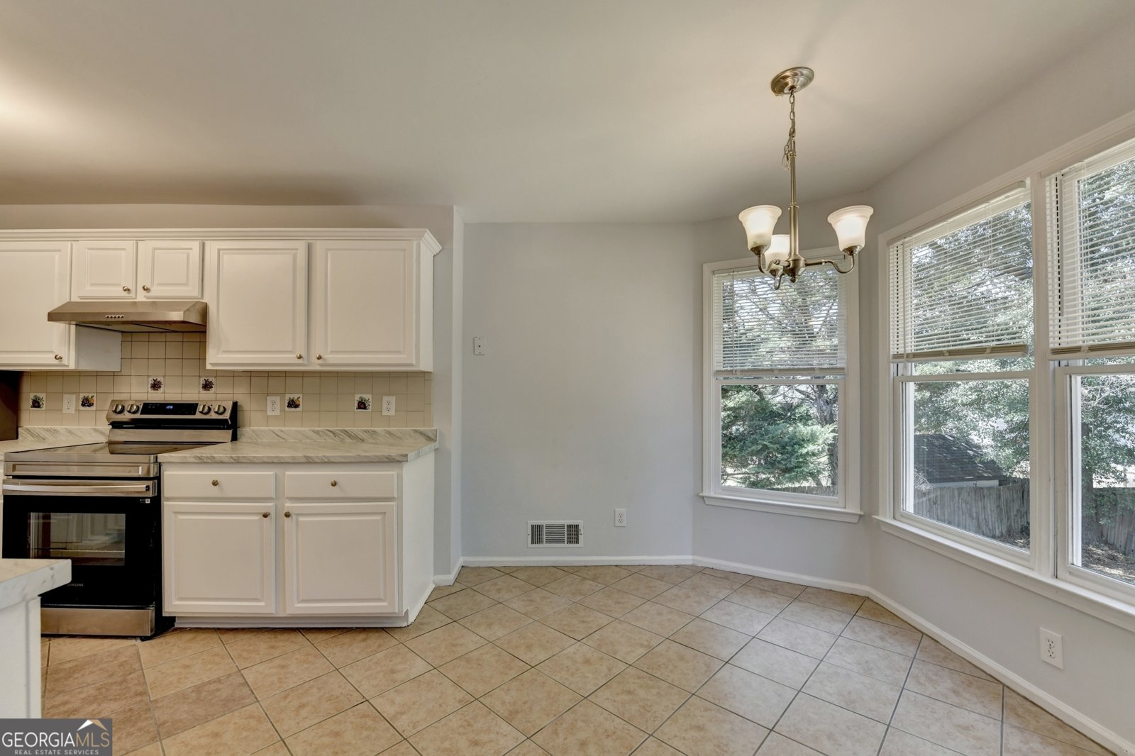 330 Thornberry Court Lawrenceville - Photo 10