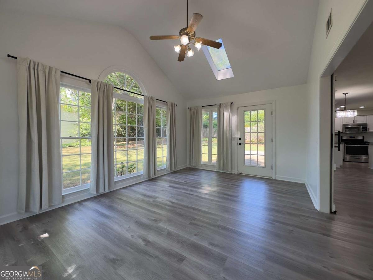2315 Shore View Way Suwanee - Photo 18