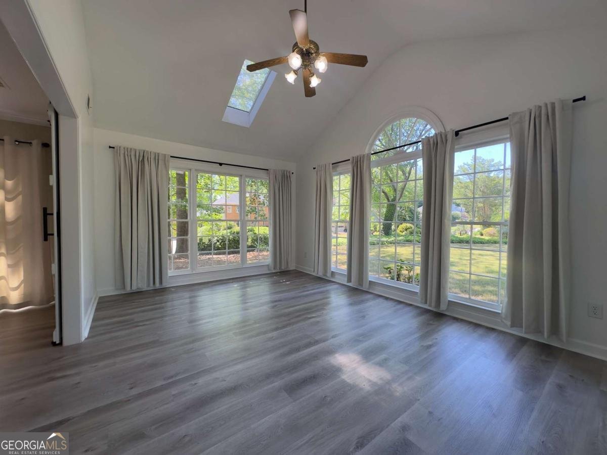 2315 Shore View Way Suwanee - Photo 19