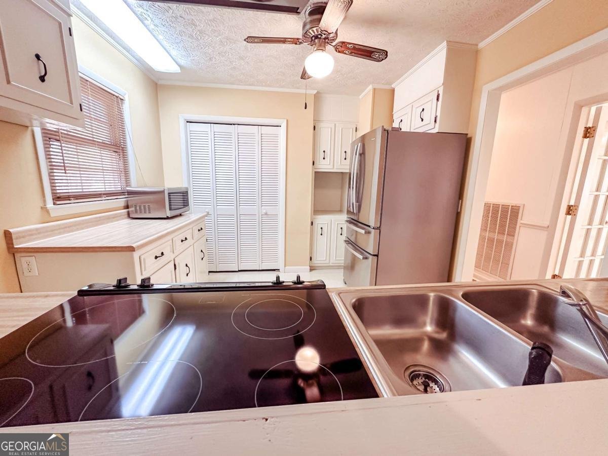 564 Oglethorpe Avenue Lyons - Photo 7