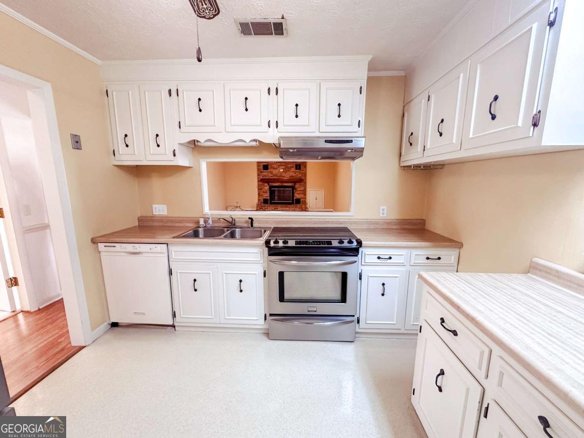 564 Oglethorpe Avenue Lyons - Photo 8