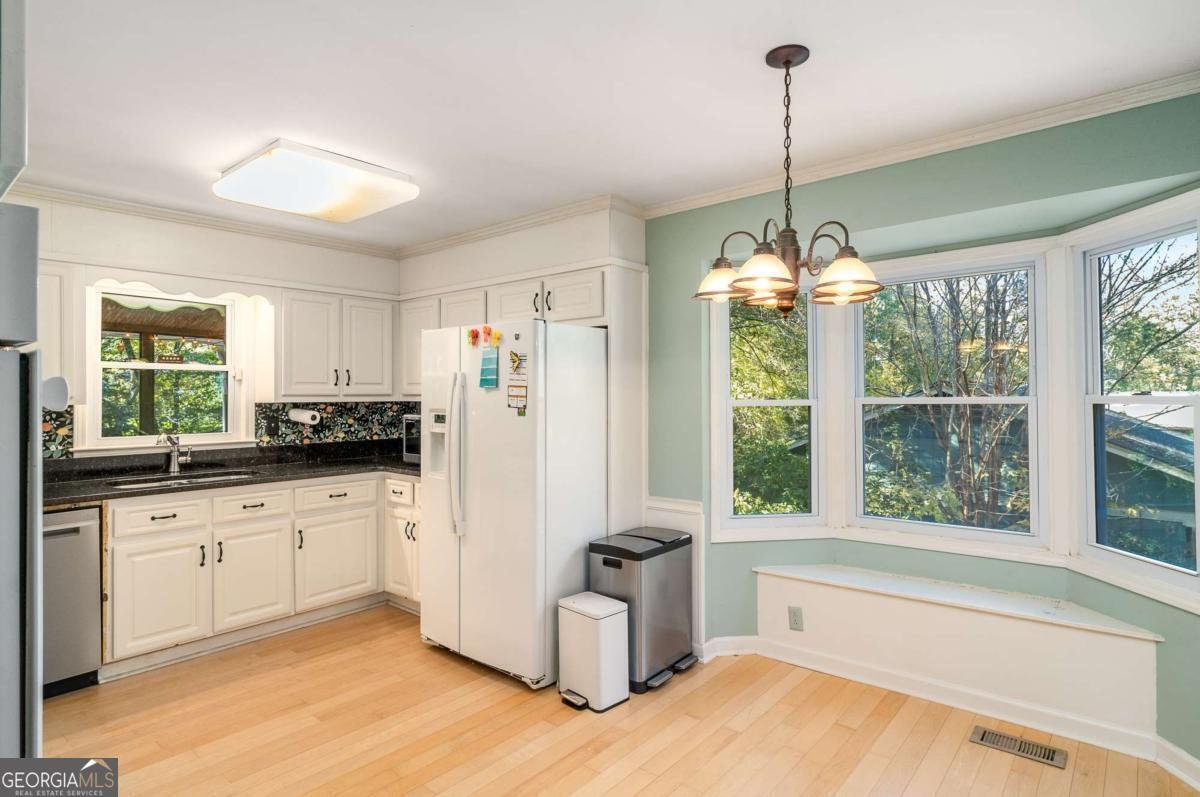 445 Bruce Way Lilburn - Photo 12