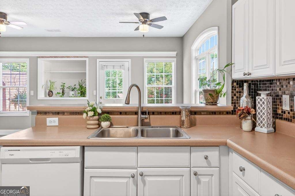 128 Creekwood Drive Woodstock - Photo 15