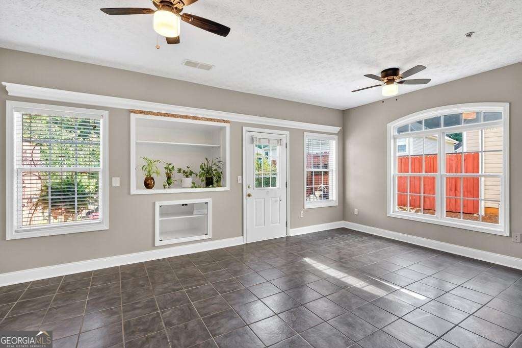 128 Creekwood Drive Woodstock - Photo 8