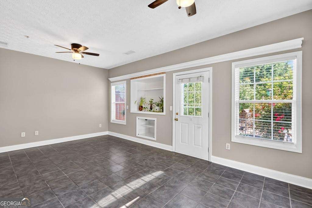 128 Creekwood Drive Woodstock - Photo 9