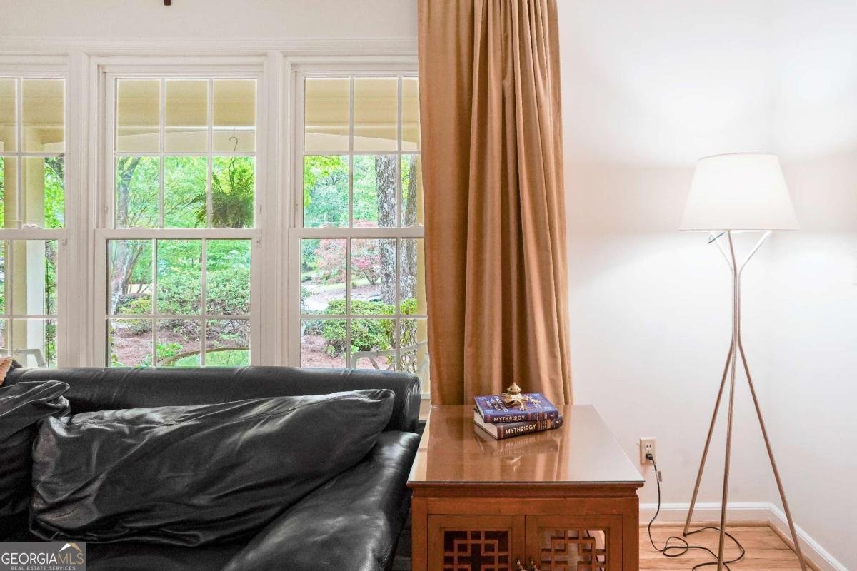 2480 Flair Knoll Drive Atlanta - Photo 8