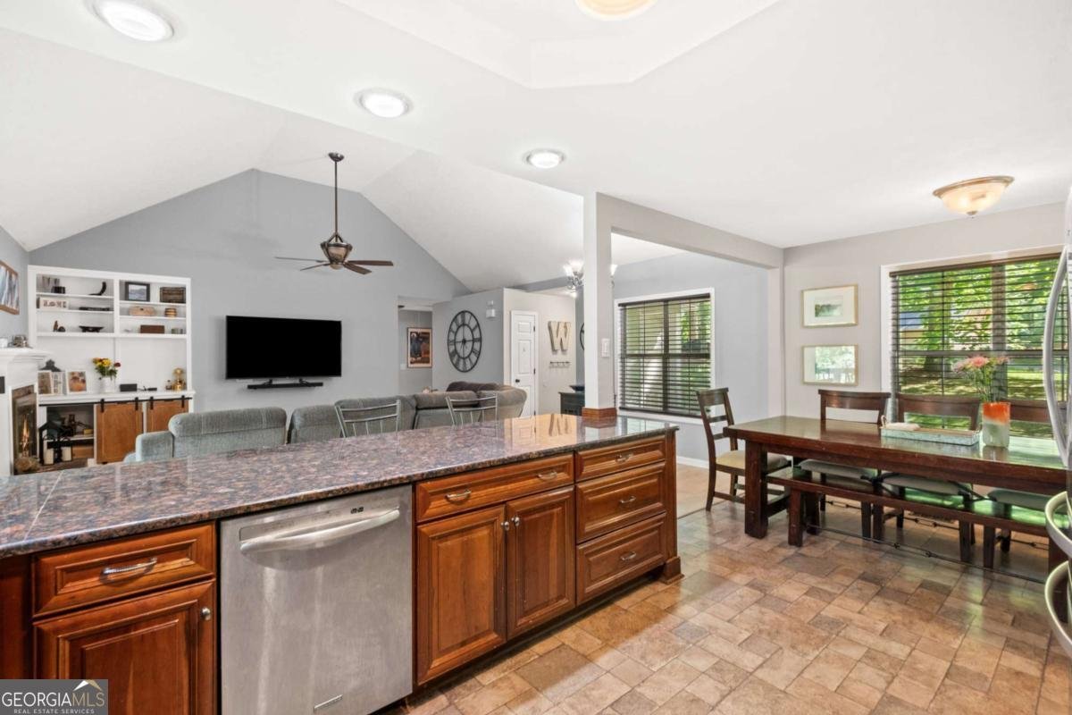 7855 Silversmith Court Cumming - Photo 14
