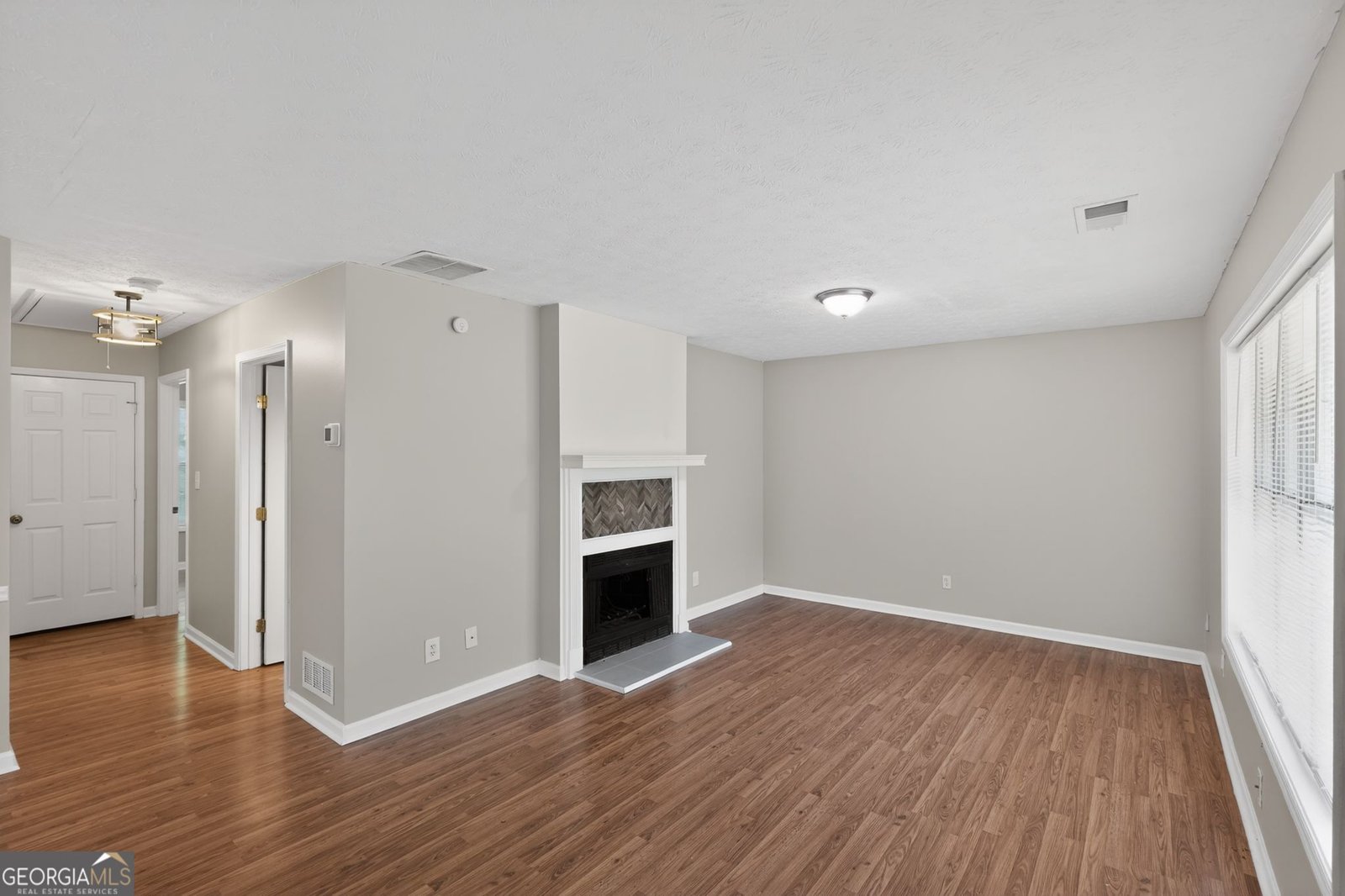 4947 Farmstead Court Woodstock - Photo 7