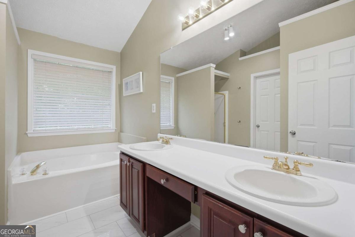 3385 Northcliff Drive Suwanee - Photo 14