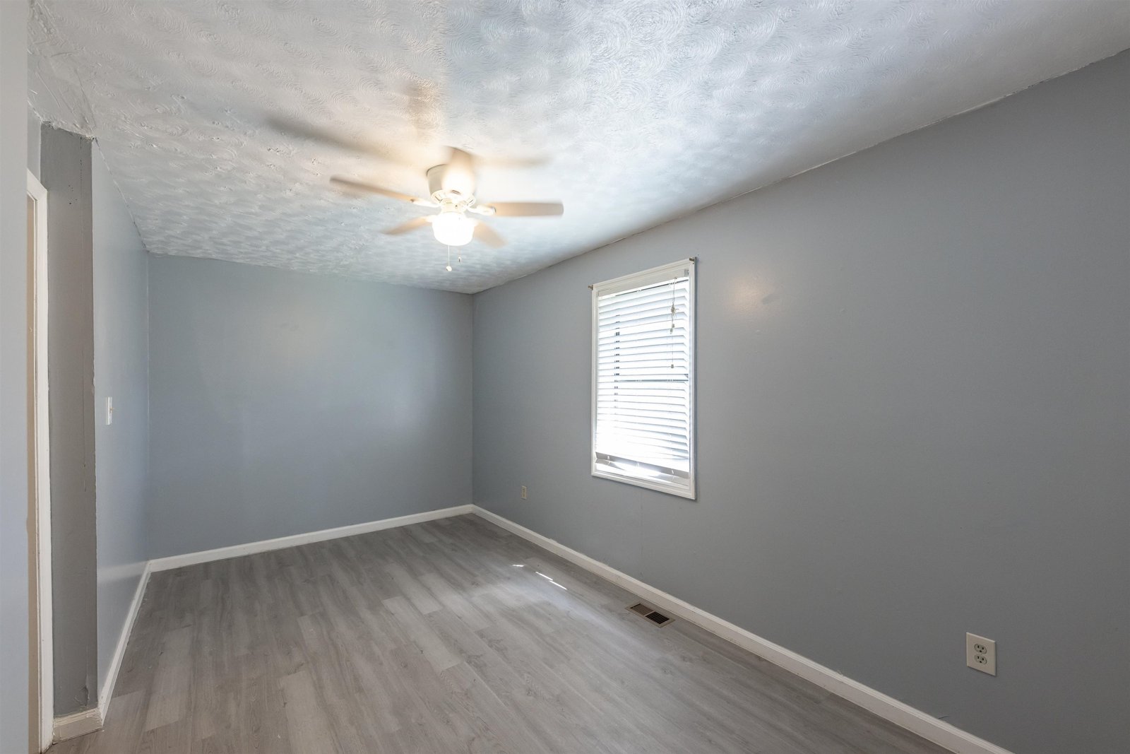 524 Goodrich Avenue Thomaston - Photo 11