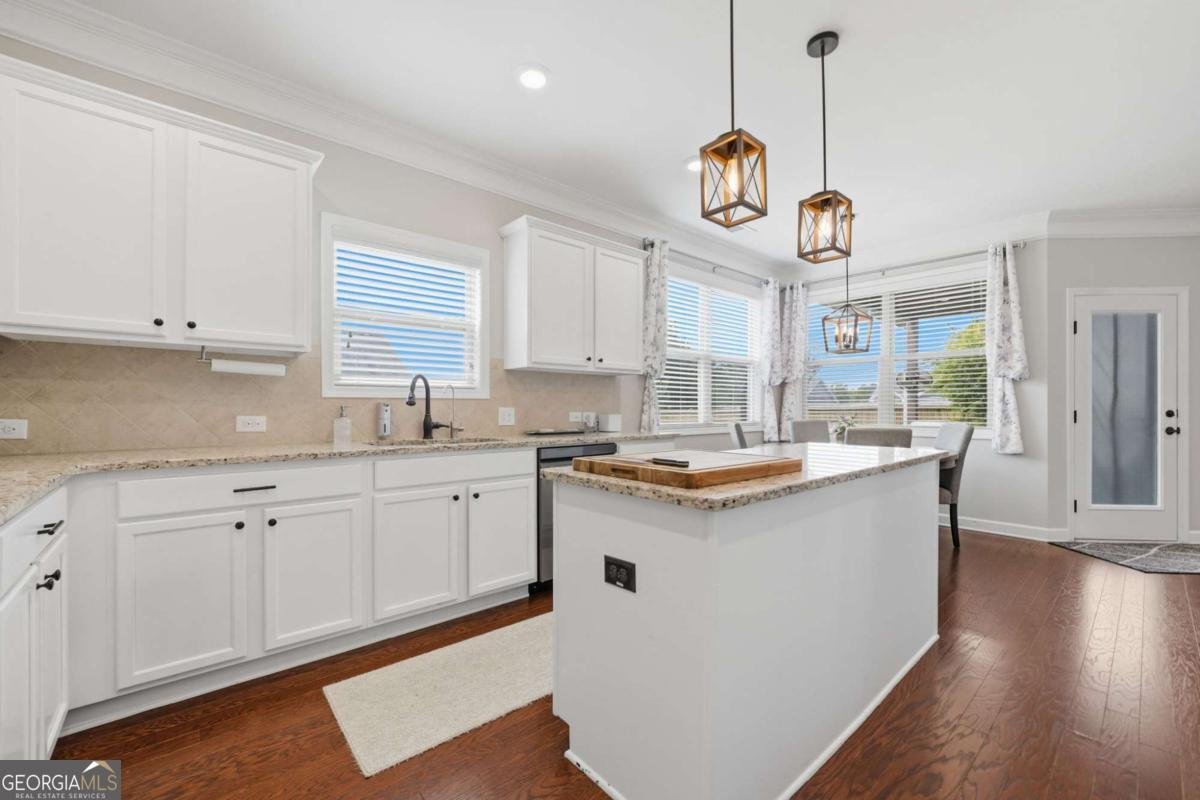705 Abbotsford Way Woodstock - Photo 34