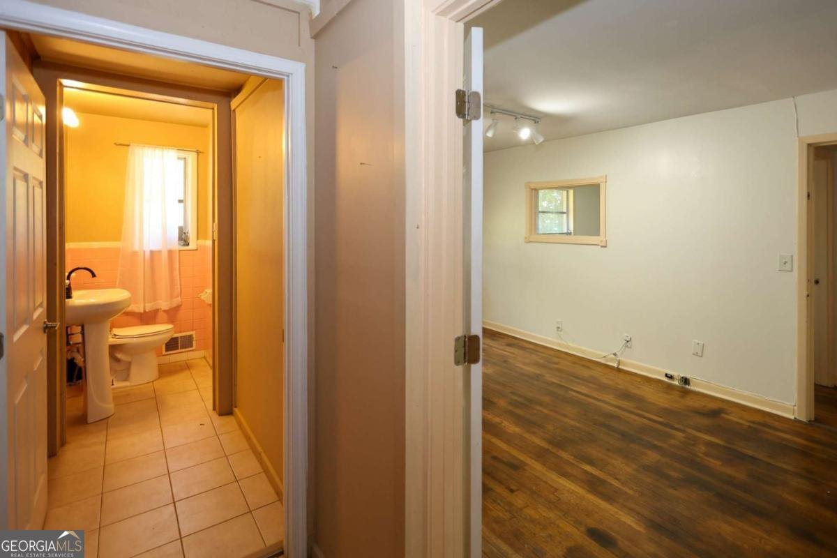724 King Road Riverdale - Photo 32