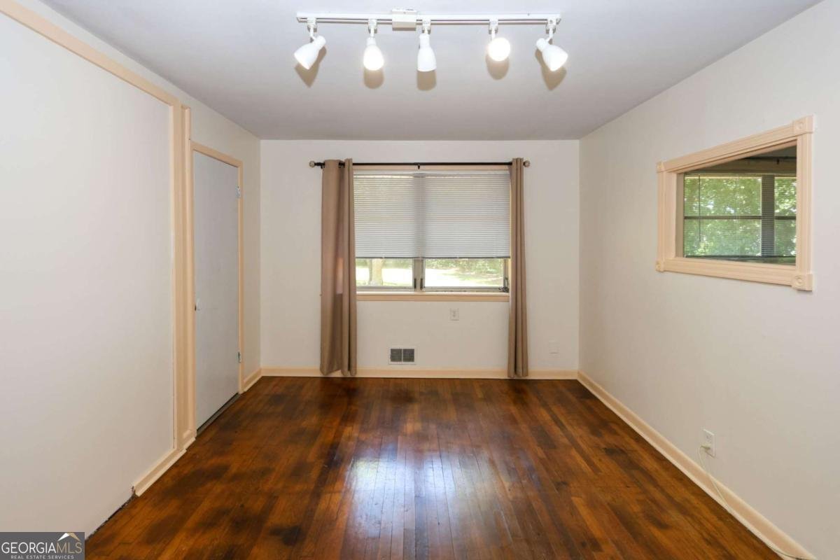724 King Road Riverdale - Photo 34