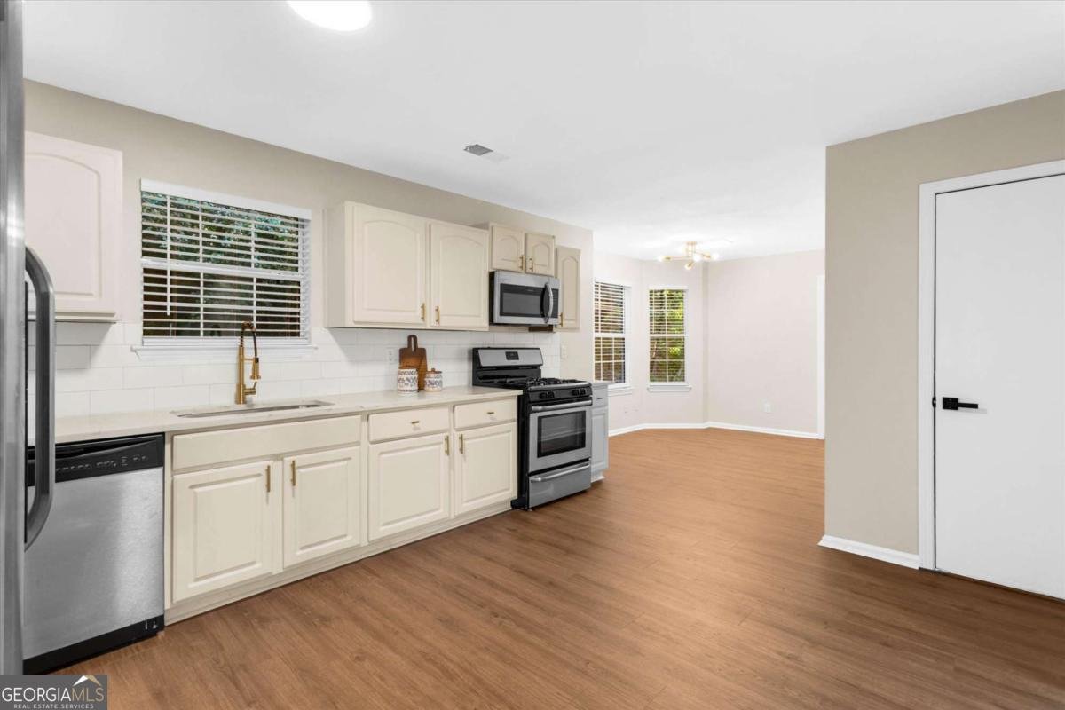3897 Creek Shoals Ln Ellenwood - Photo 15