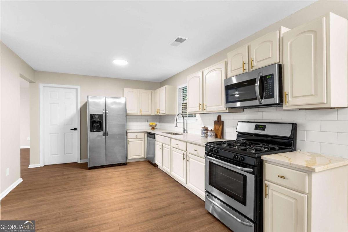 3897 Creek Shoals Ln Ellenwood - Photo 16