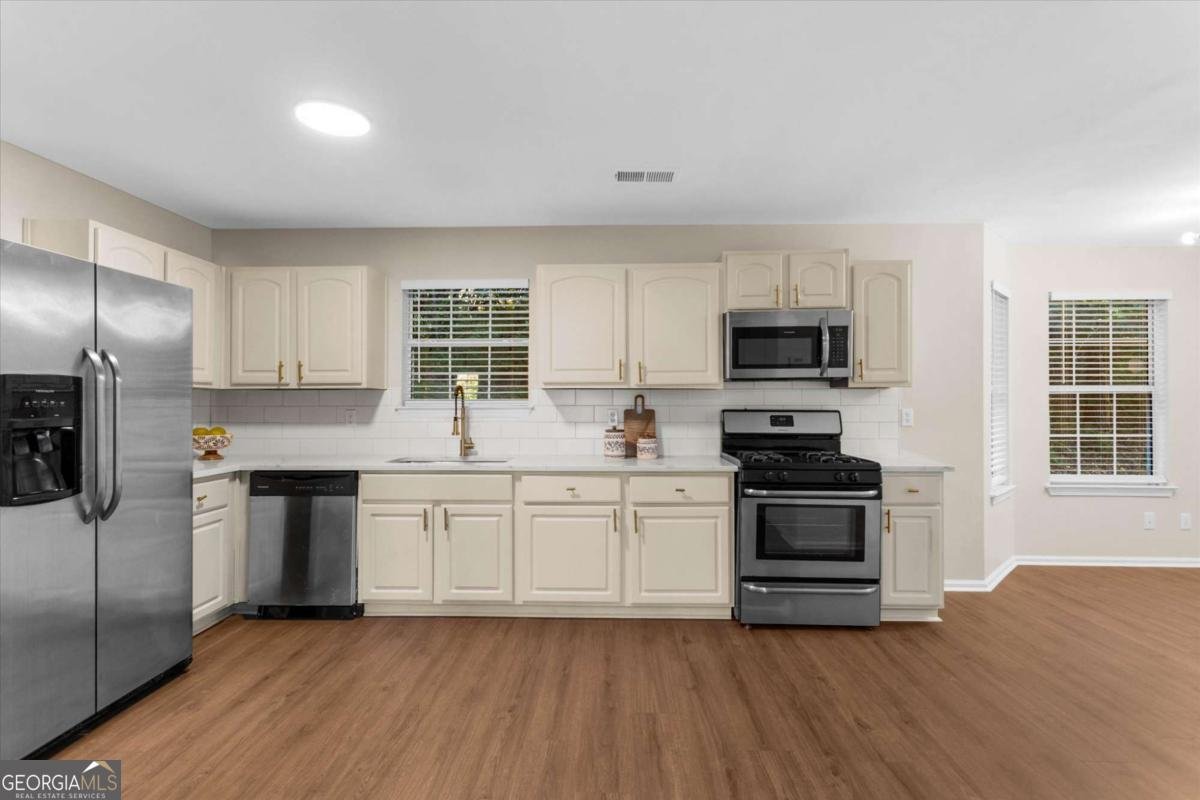 3897 Creek Shoals Ln Ellenwood - Photo 19