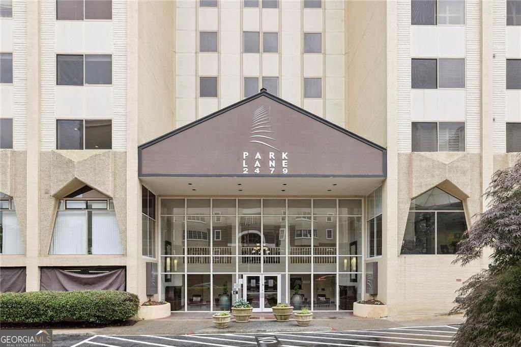 2479 Peachtree Road Atlanta - Photo 1