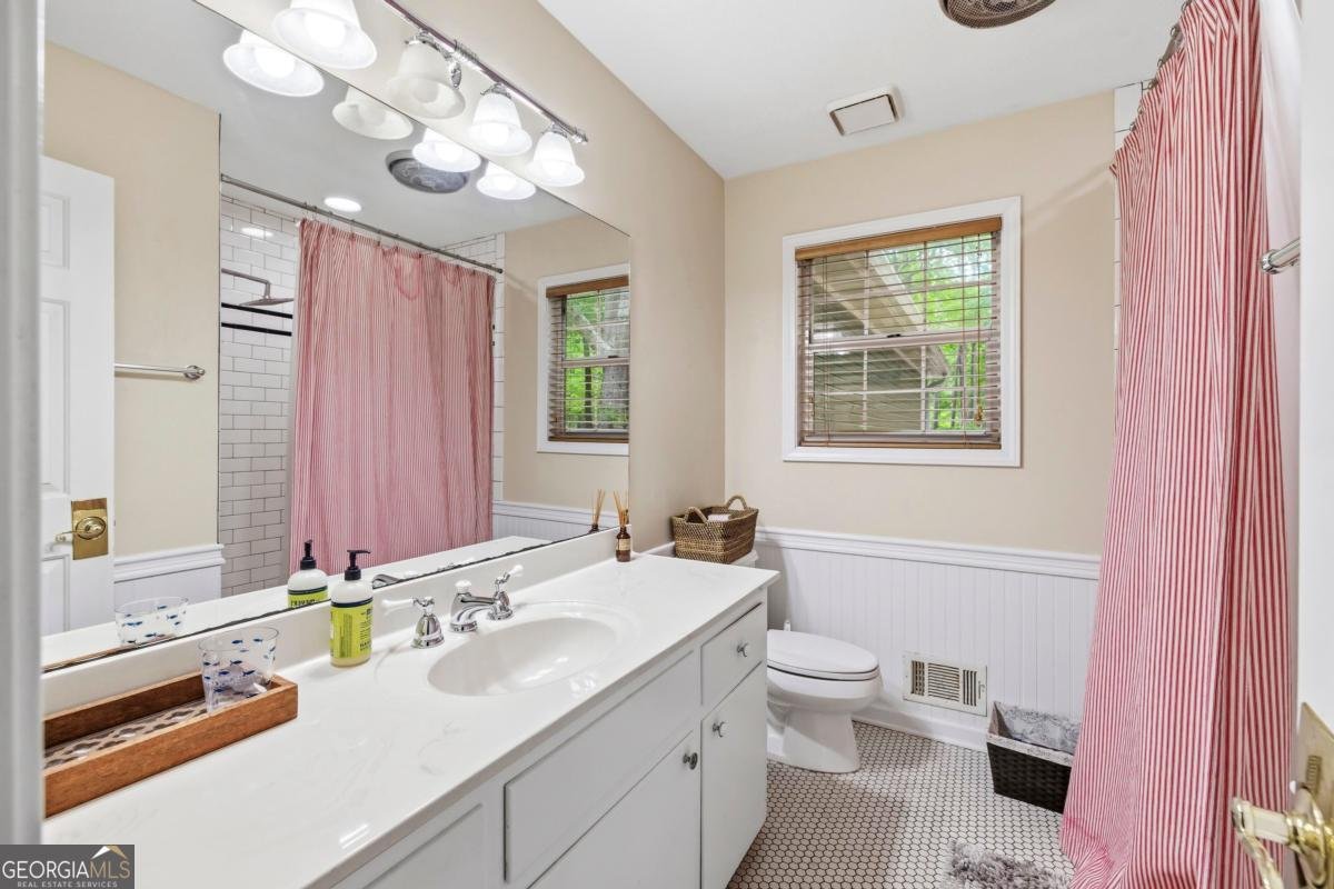 1010 Holmes Drive White Plains - Photo 26