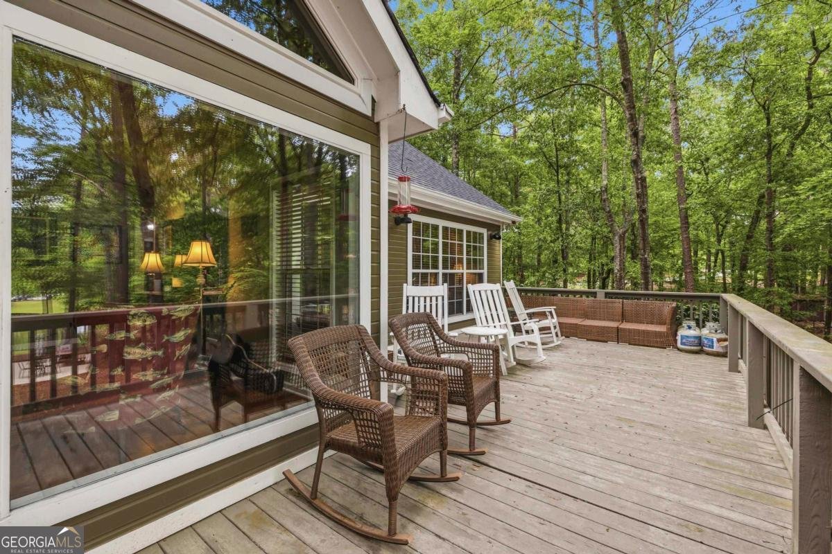 1010 Holmes Drive White Plains - Photo 37