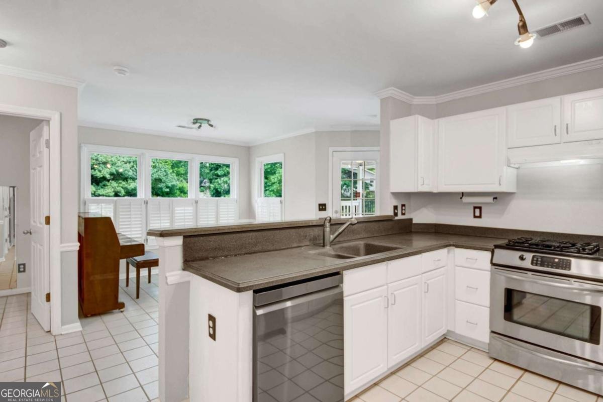 612 Sweet Stream Way Lawrenceville - Photo 9