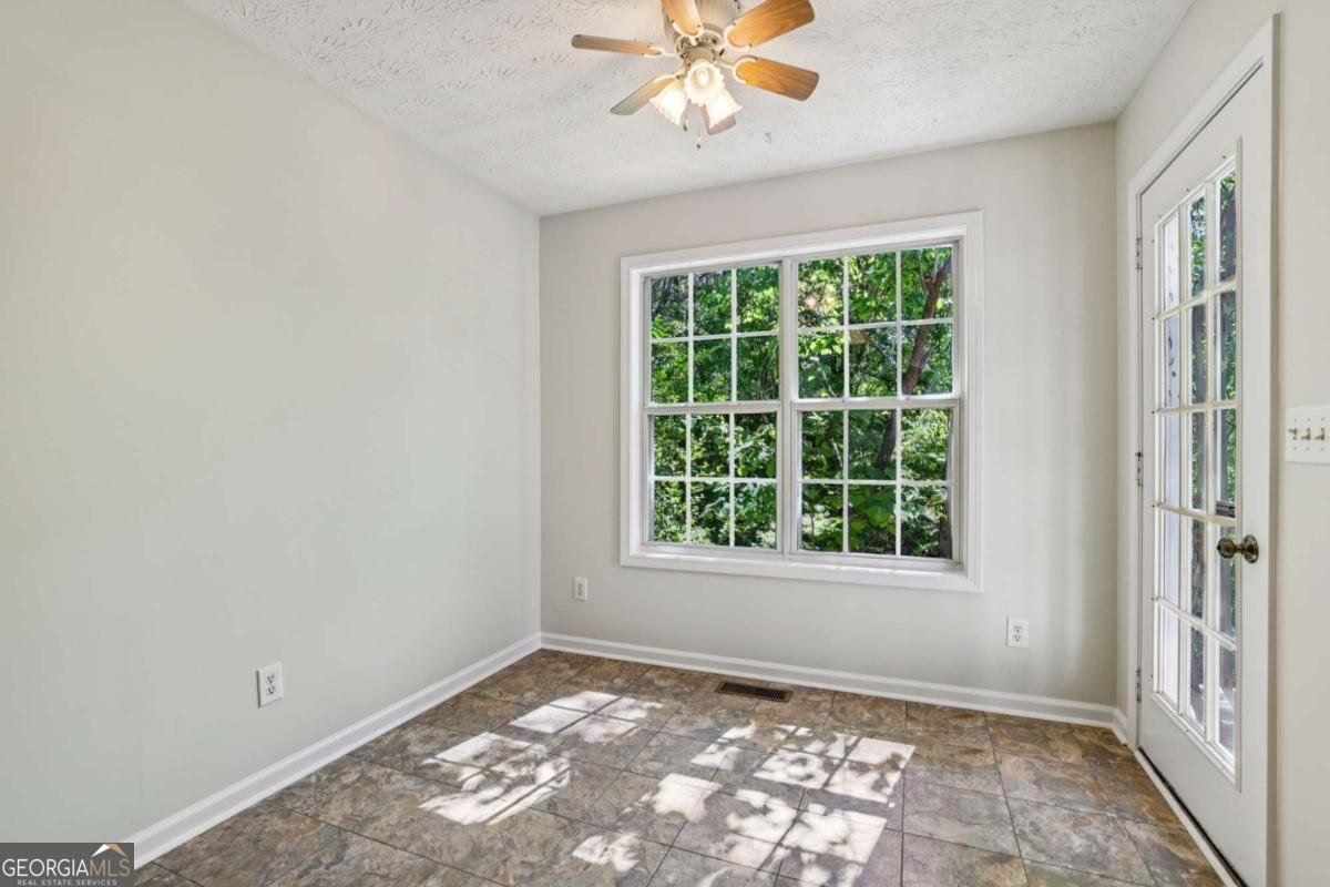 6321 Shady Grove Lane Flowery Branch - Photo 10