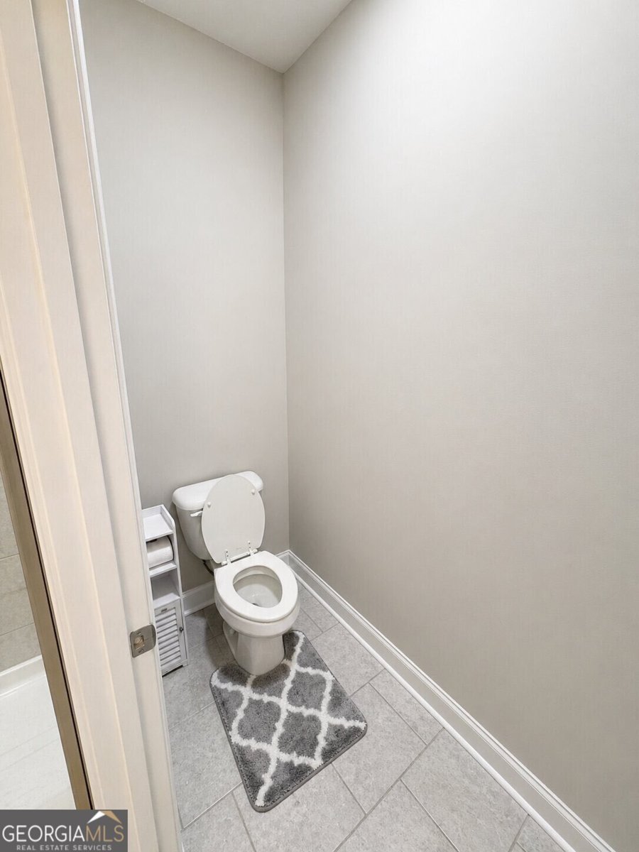 2235 Manor Pointe Drive Cumming - Photo 6