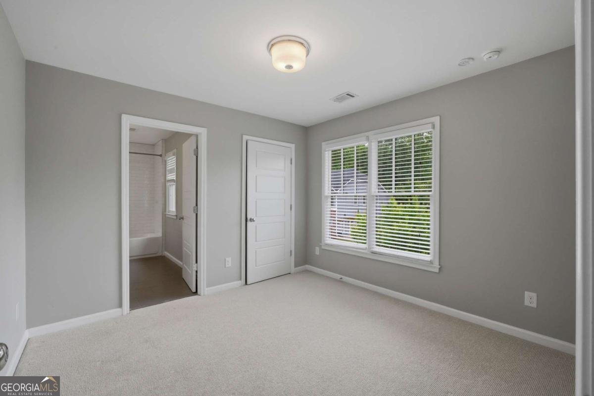 2681 Oak Leaf Place Atlanta - Photo 14