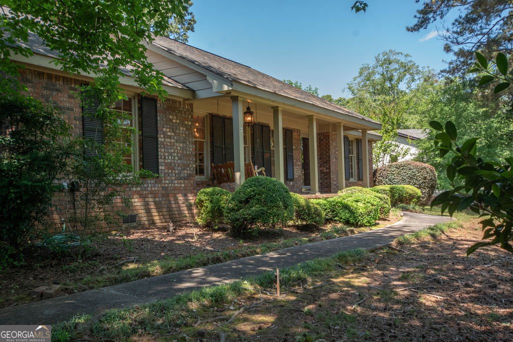 505 Pine Circle Peachtree City - main photo