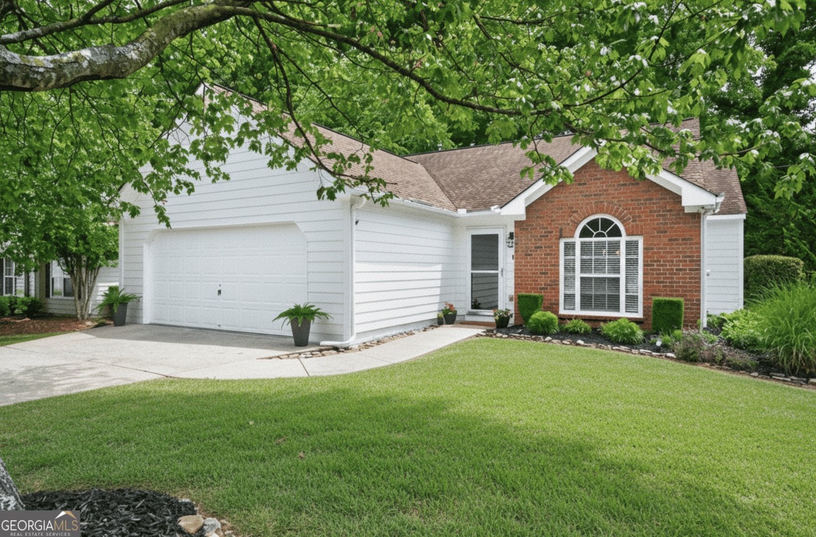 2940 Northcliff Drive Suwanee - Photo 1