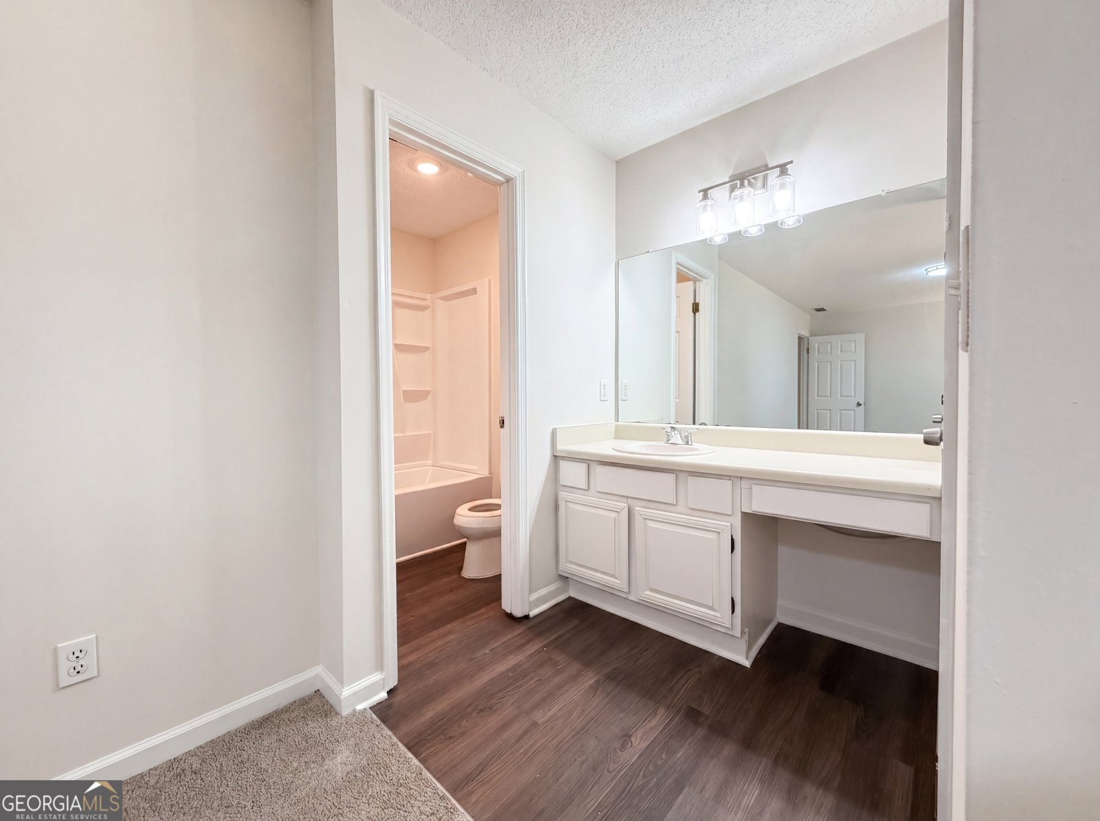420 Creekside Lane Woodstock - Photo 9