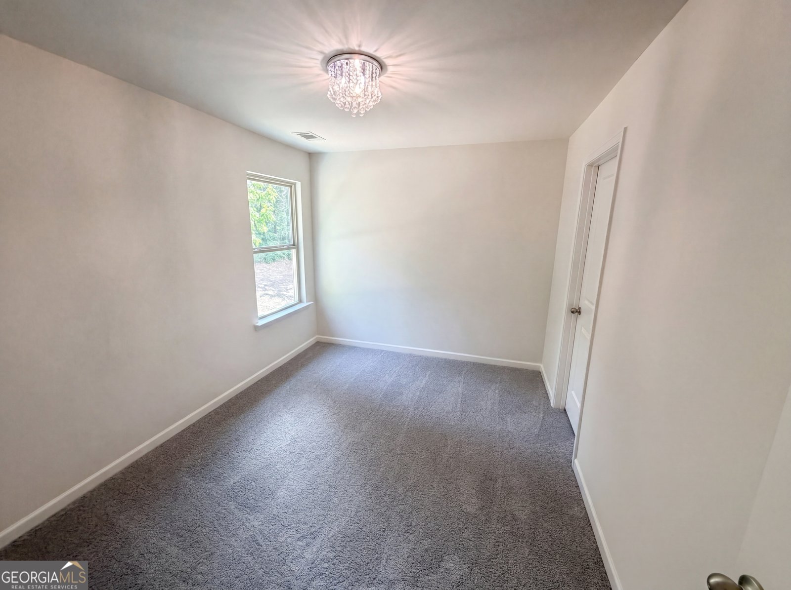 5049 Saphire Court Douglasville - Photo 11