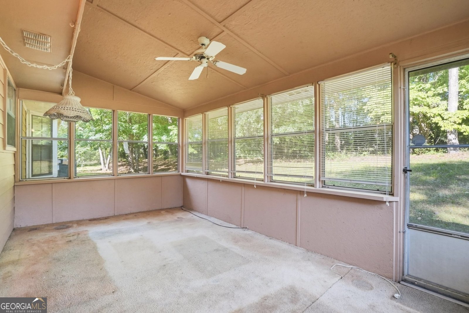 579 Scarborough Road Ellenwood - Photo 15