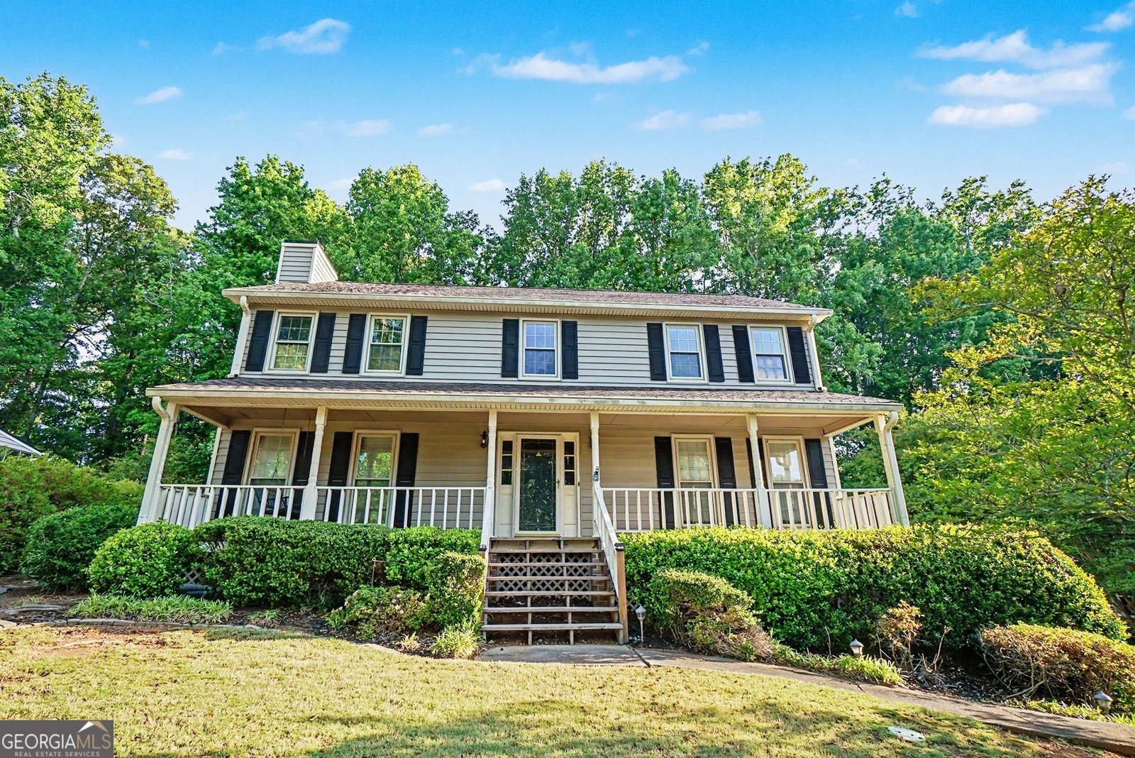 1519 Wood Valley Drive Marietta - main photo