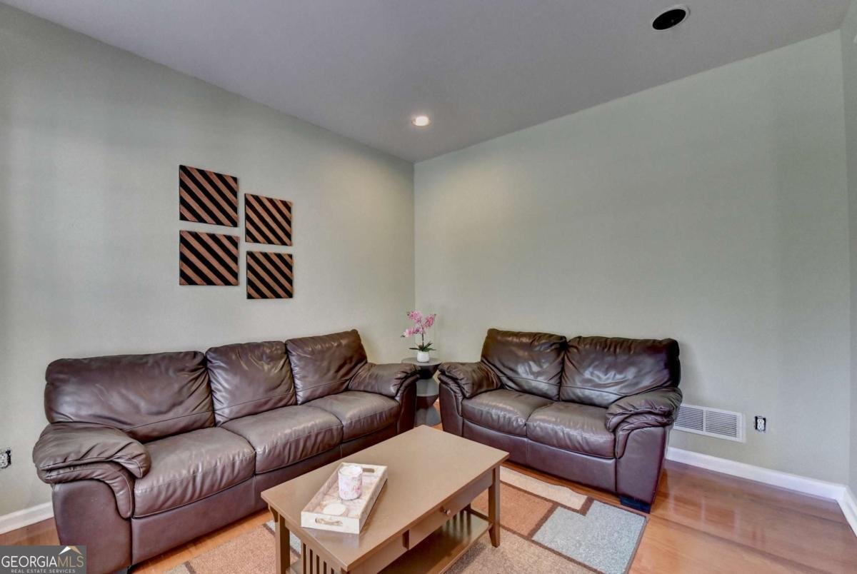770 Pimlicon Place Suwanee - Photo 12