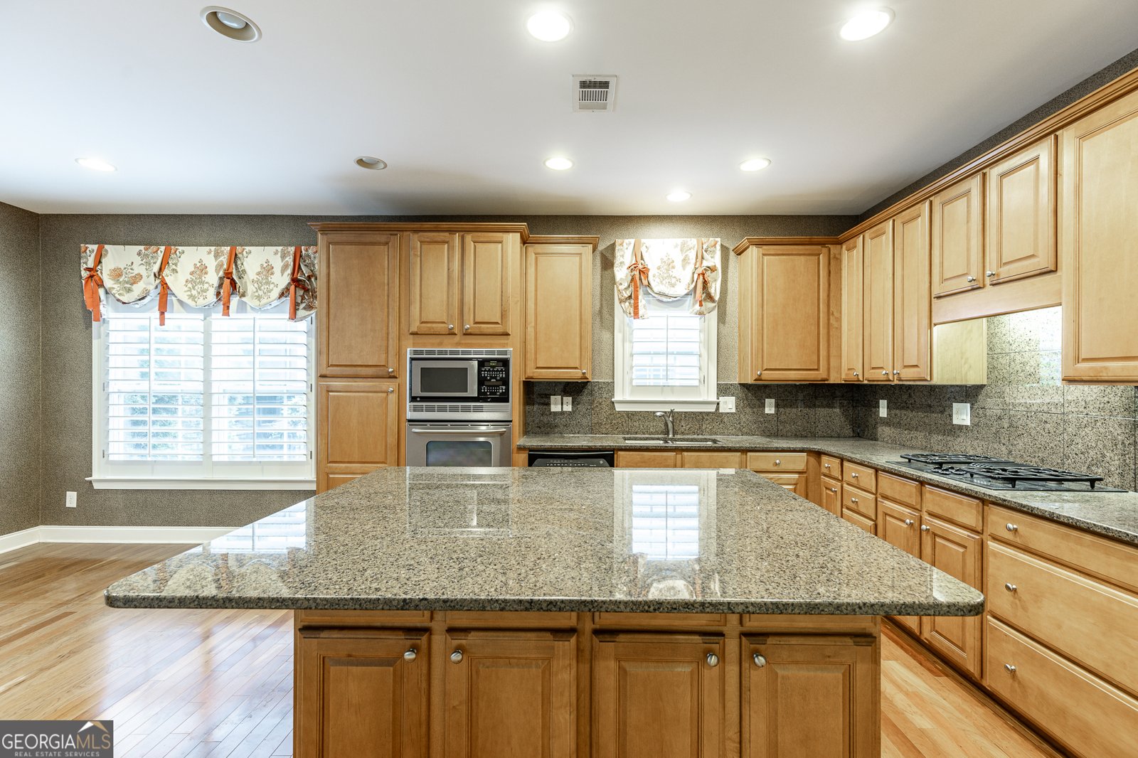 7042 Tree House Way Flowery Branch - Photo 19