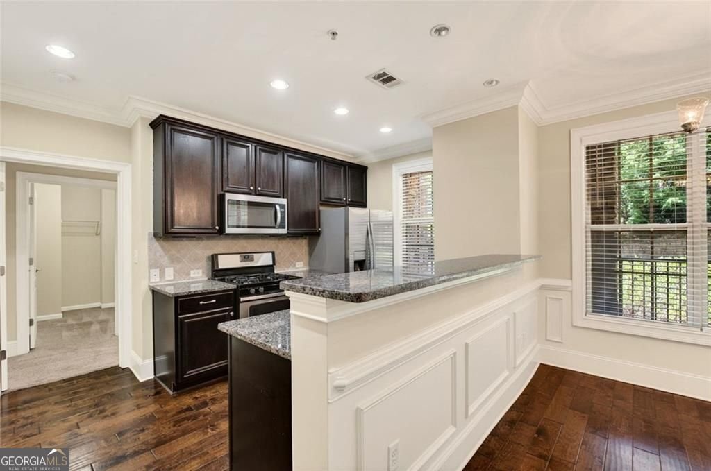 2300 Peachford Road Dunwoody - Photo 11