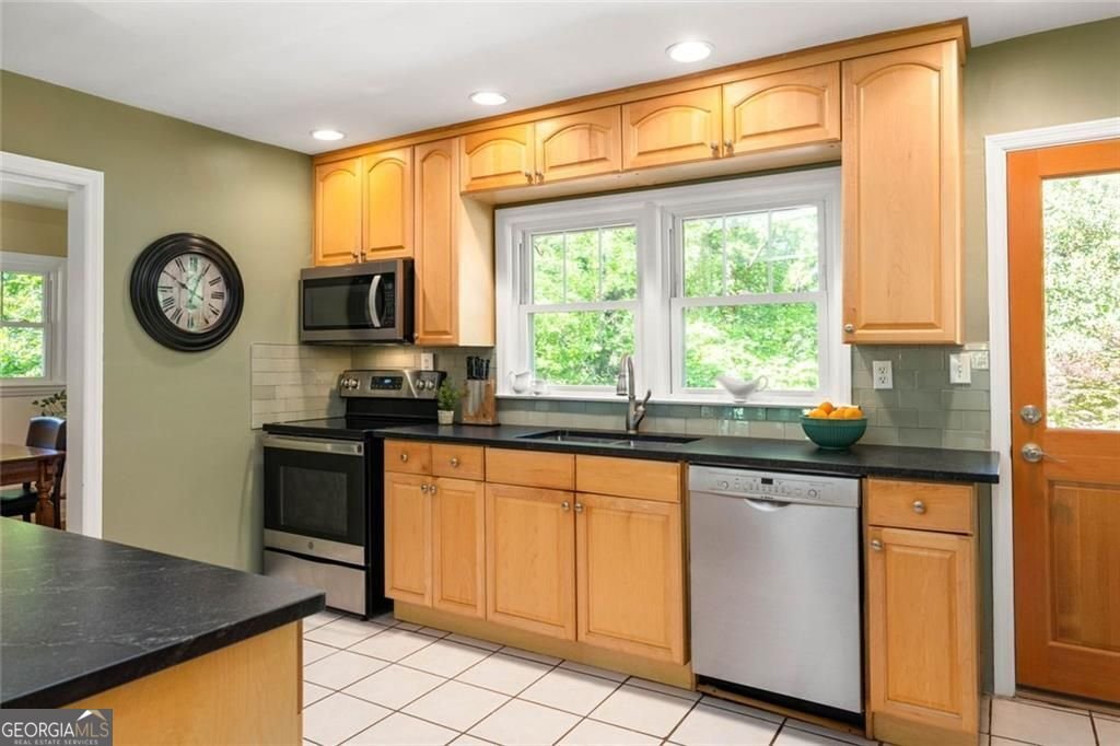 590 Superior Avenue Decatur - Photo 7